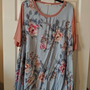 Plus size tunic short sleeve